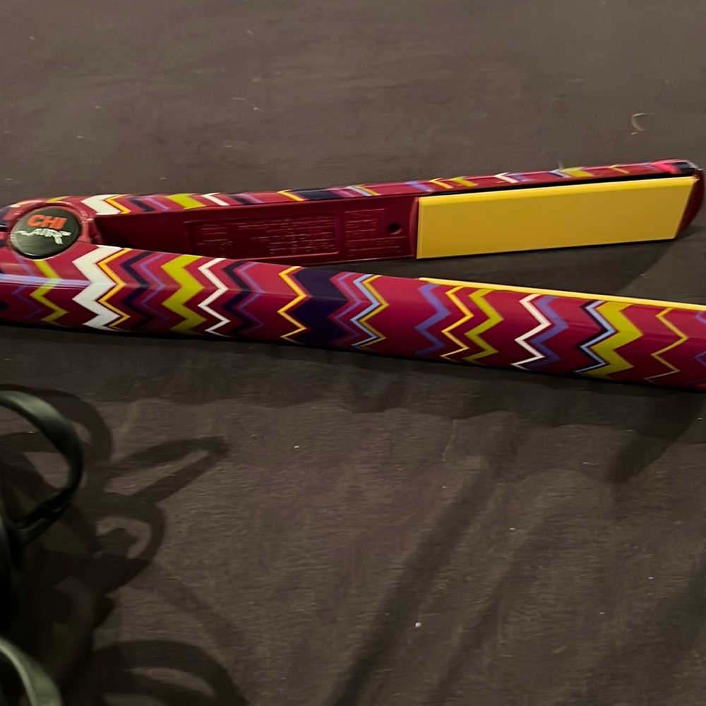 Chi Air 1” Flat iron, decorative design, adjustable temperature control.